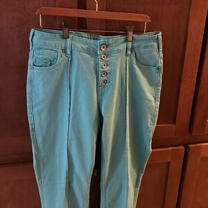 Cowgirl Tuff Jeans. Size 31x33. Light blue/teal.